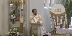 2016-06-09 21_45_51-Kázeň o. Maroša Loviča na 1. Svätom príjímaní. - YouTube.png - 